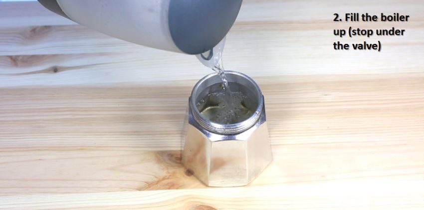 Brewing Guide Moka Pot - Fill up with water Brewing Guide Moka Pot - Fill up with water