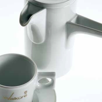 Making coffee with the Karlsbad coffee maker